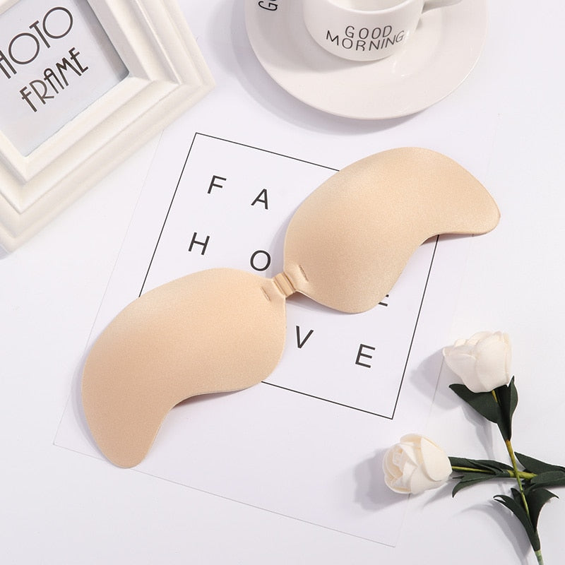 Soutien-gorge beige invisible autoadhésif en silicone