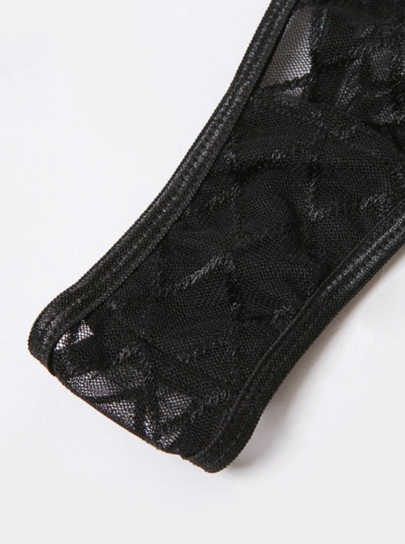 Conjunto de lencería transparente