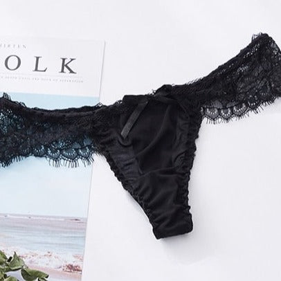 String en dentelle noir watsunder