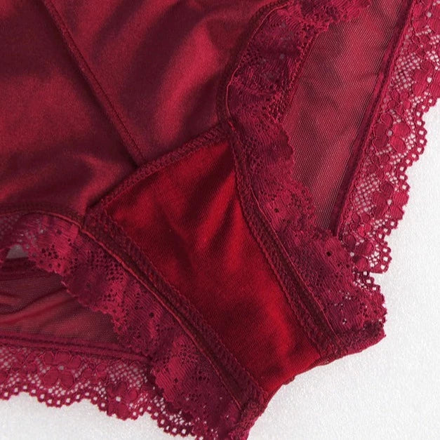 doublure d'un tanga sexy rouge