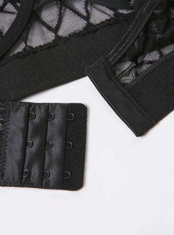 Conjunto de lencería transparente