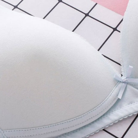 Bonnet rembourré d'un soutif à noeud
