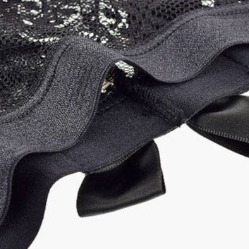 élastique d'un tanga coquin noir
