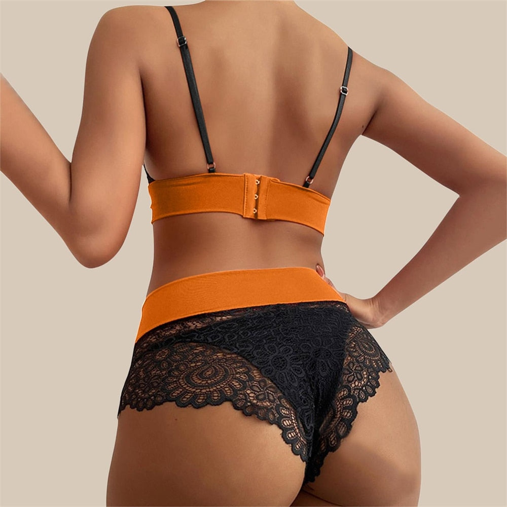 Ensemble de lingerie flashy avec shorty en dentelle