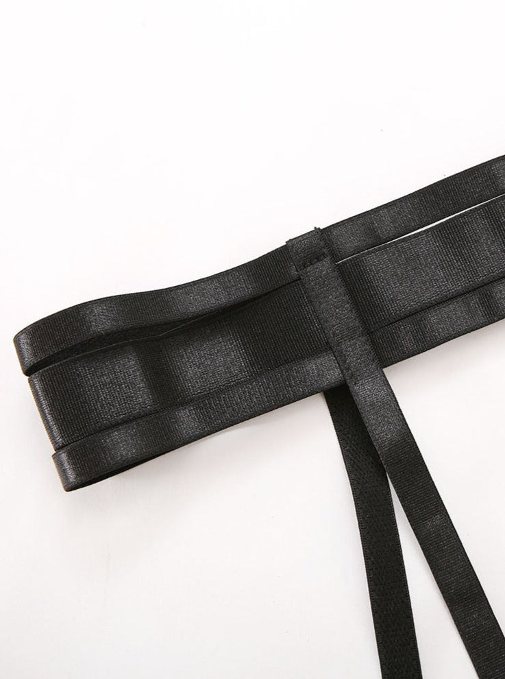 Conjunto de liguero de bondage negro