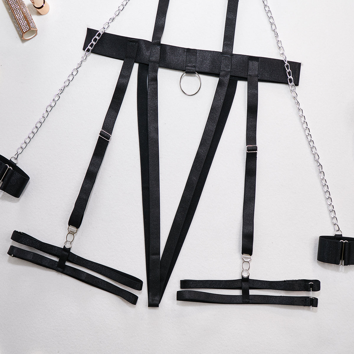 Ensemble érotique chaînes et porte-jarretelles