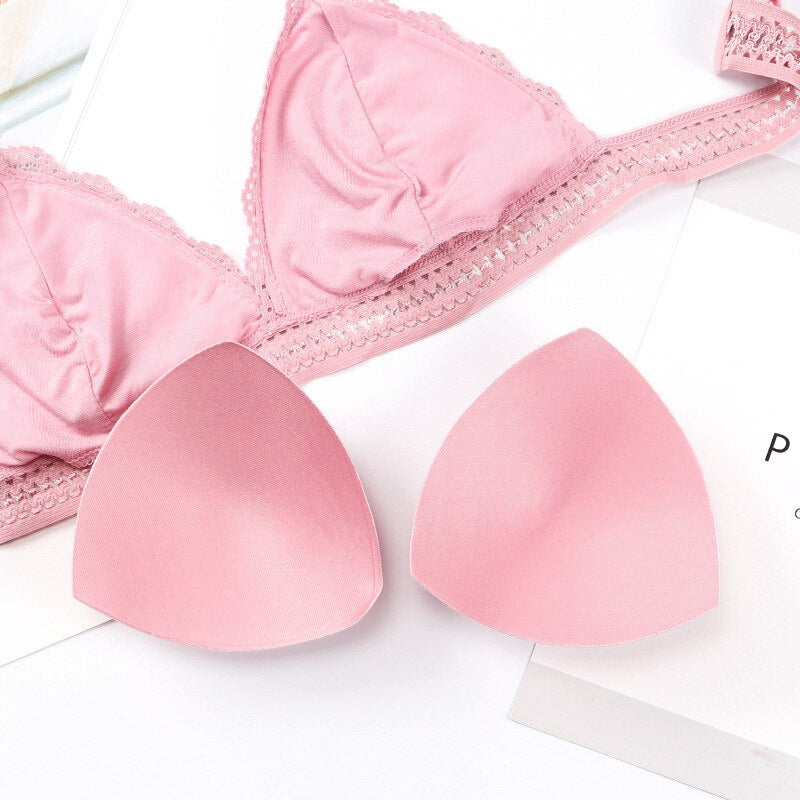 Coques rembourrées d'un soutien-gorge triangle en dentelle florale