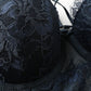 Bonnet avec armature d'un soutien-gorge en dentelle noire