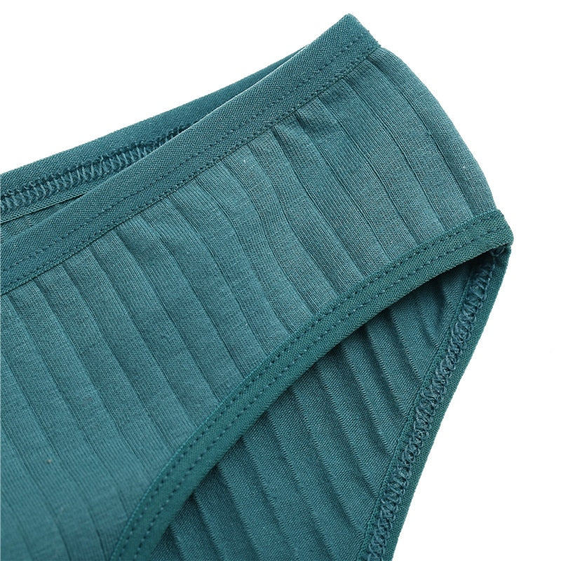 Tissu d'une culotte verte pour femme