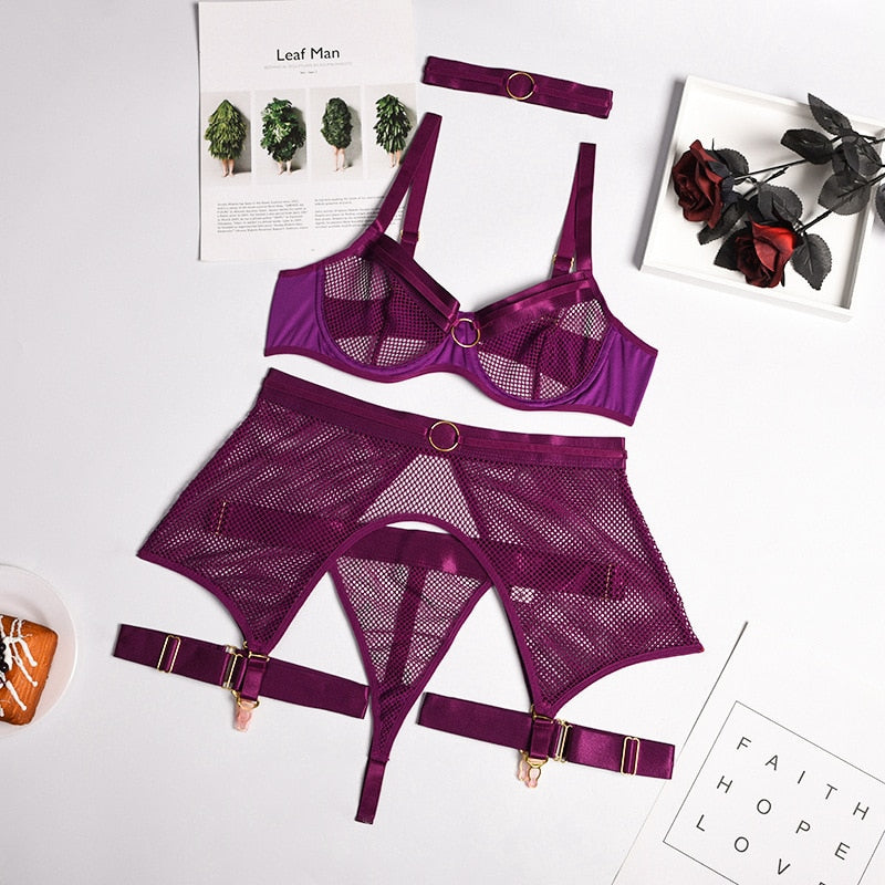 Petite tenue érotique push up avec string ficelle et porte-jarretelles violet