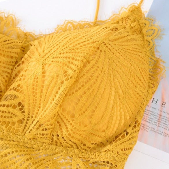 Coque d'une bratette bustier en dentelle jaune