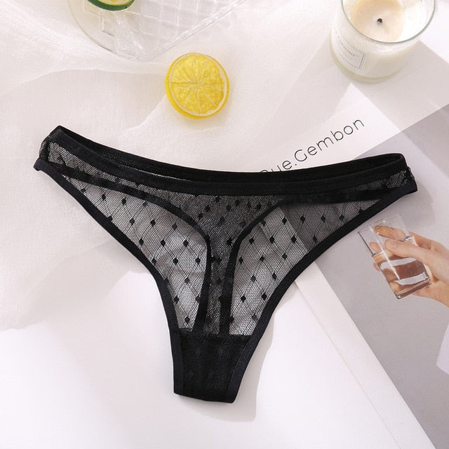 String en tulle noir transparent