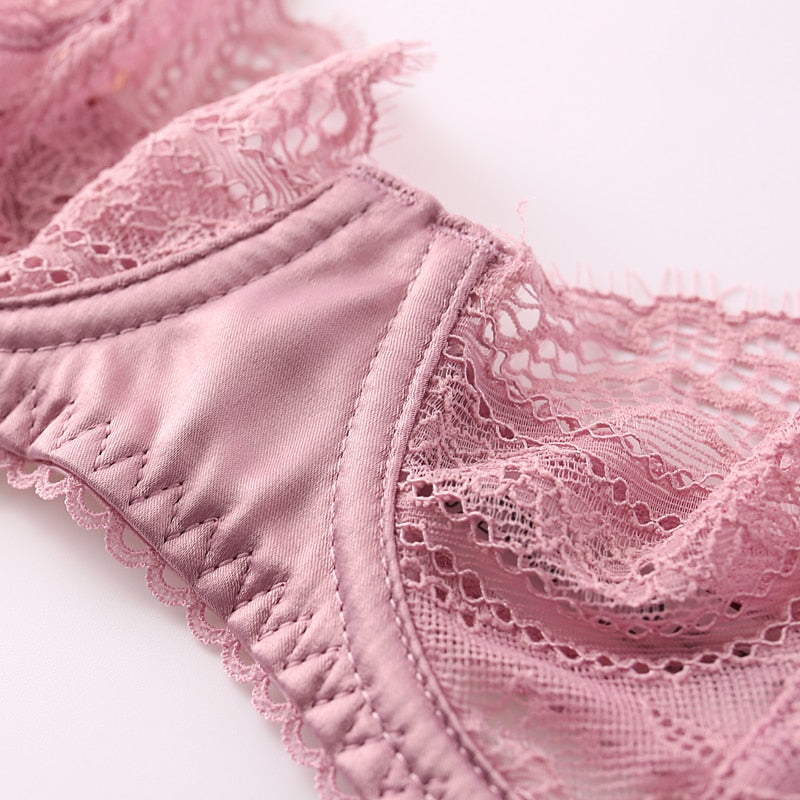 Bonnets d'un soutien-gorge rose pour femme