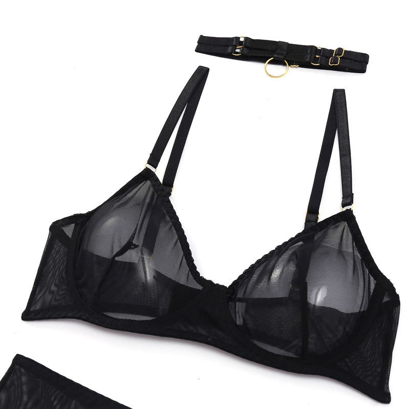 Soutien-gorge en tulle d'une ensemble de lingerie érotique 4 pièces noir