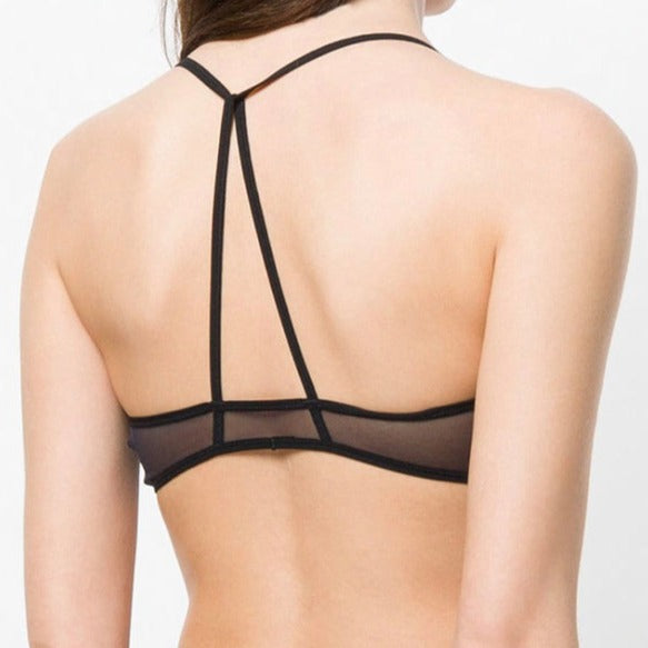 Dos nageur d'un soutien-gorge noir en tulle