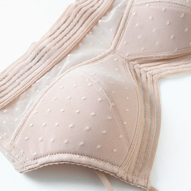 Bonnet d'une bralette beige