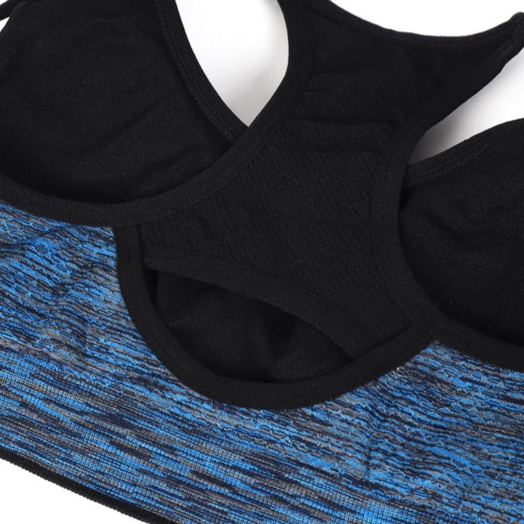 Dos croisé d'une brassière sport pour femme