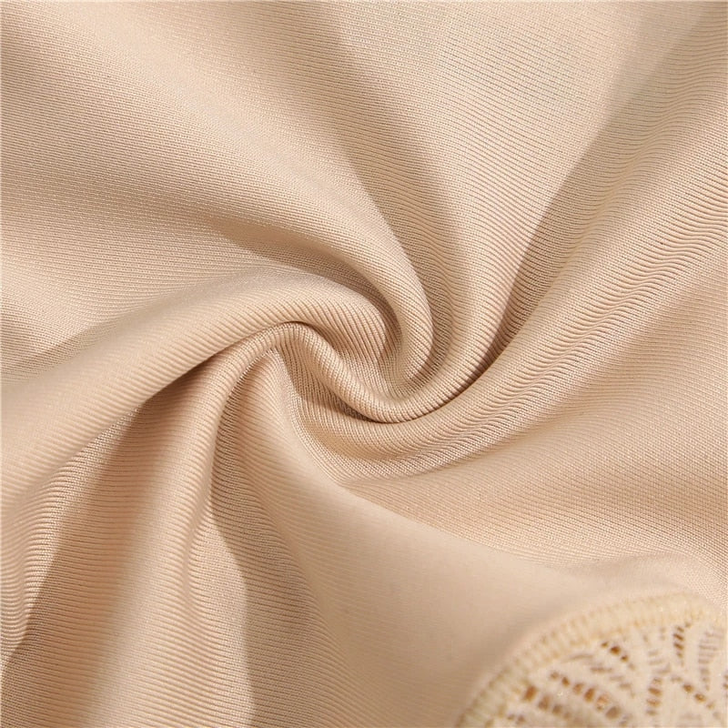 Tissu d'une culotte sans couture beige pour femme