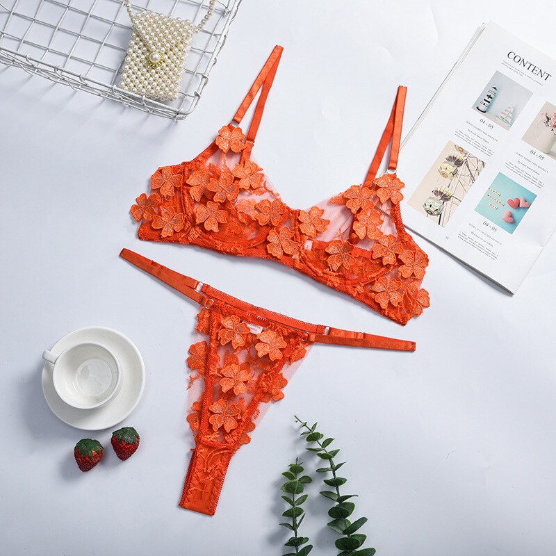 Petite tenue hot en tulle florale orange