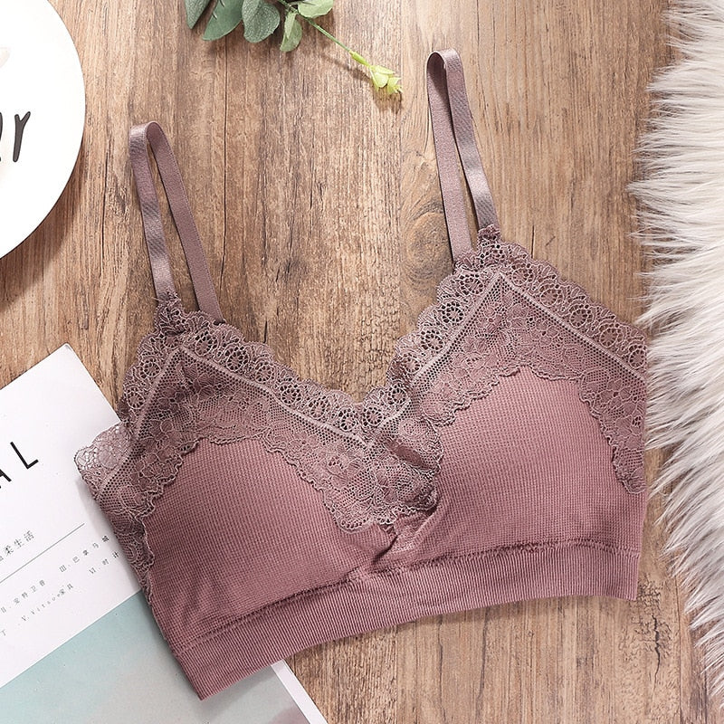 Brassière ampliforme en dentelle mauve