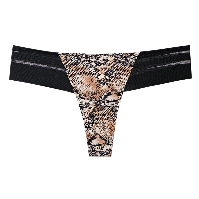 Shorty femme chic, lingerie au style peau de serpent