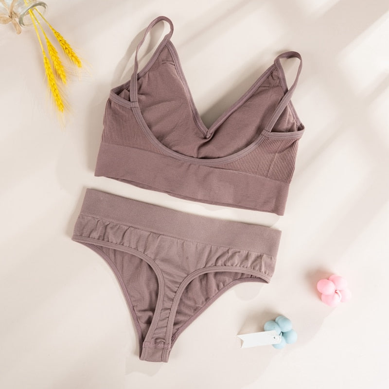 Ensemble de lingerie tendance mauve