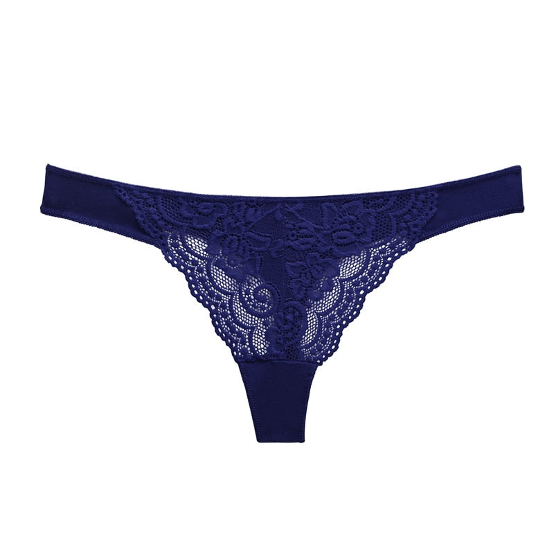 String sexy en dentelle et guipure bleue