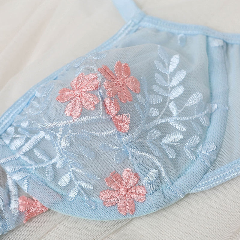 Dentelle fleurs d'un soutien-gorge