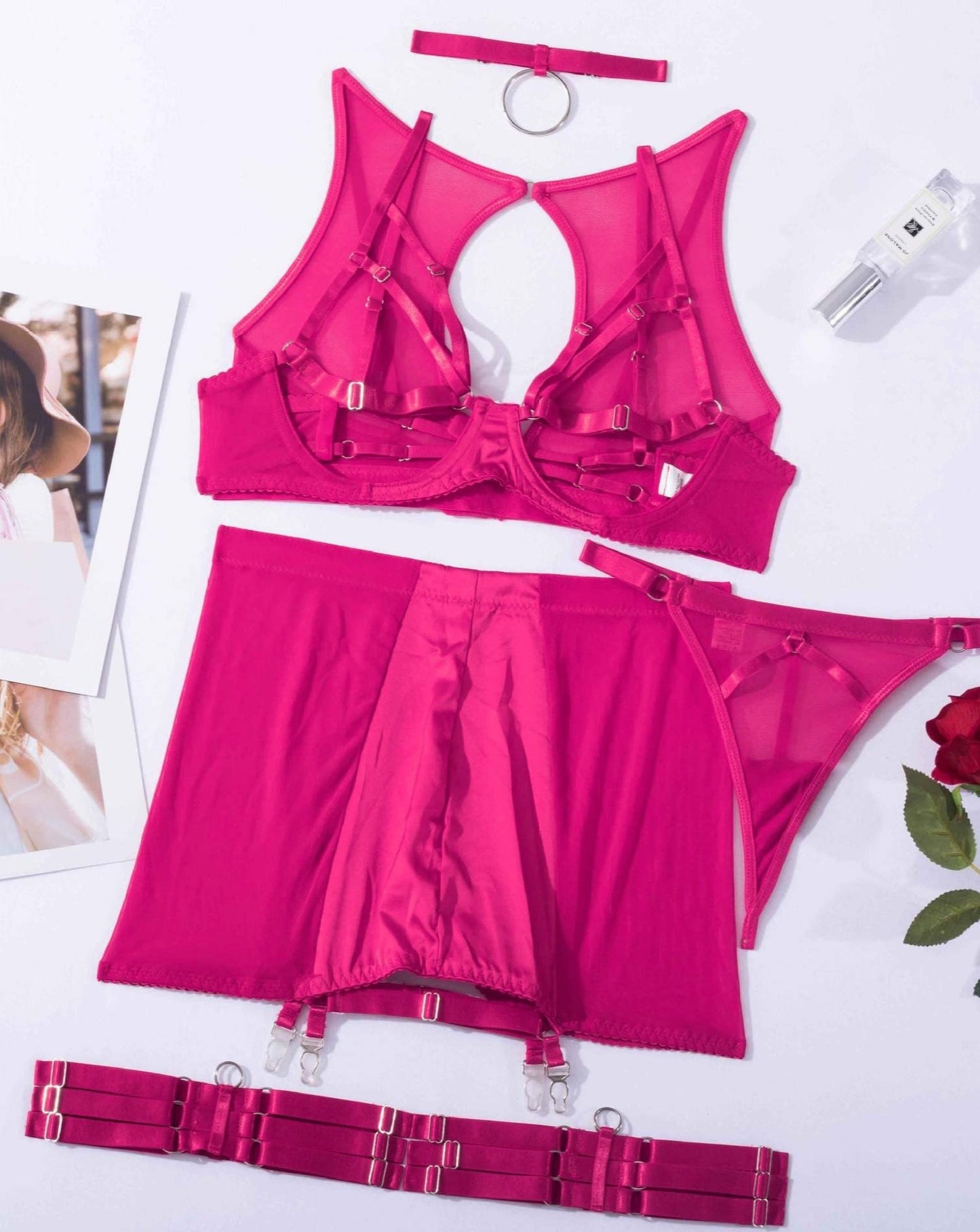 Ensemble de lingerie transparent rose