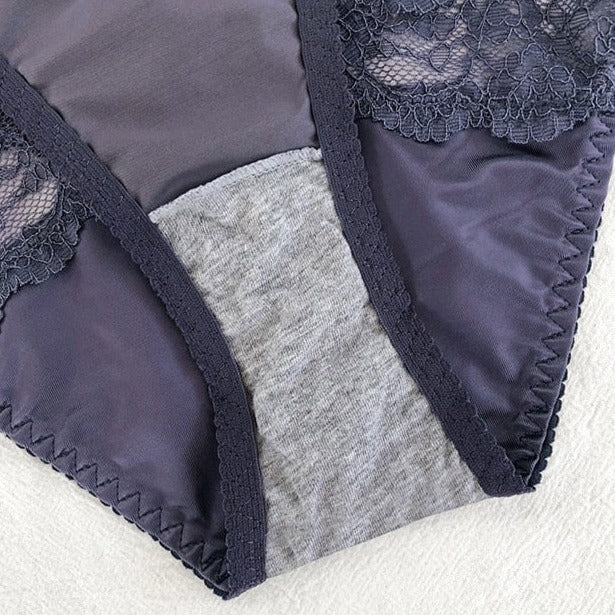 Doublure coton d'une culotte en dentelle noire