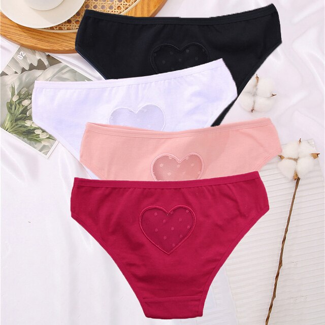 Lot de 4 culottes en coton petit cœur, noir, blanc, rose et rouge